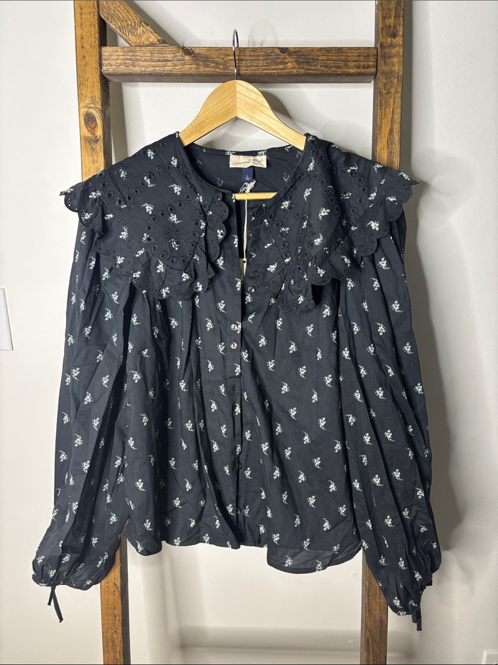 Universal Thread Black Floral Eyelet Ruffle Button-Front Blouse Size L